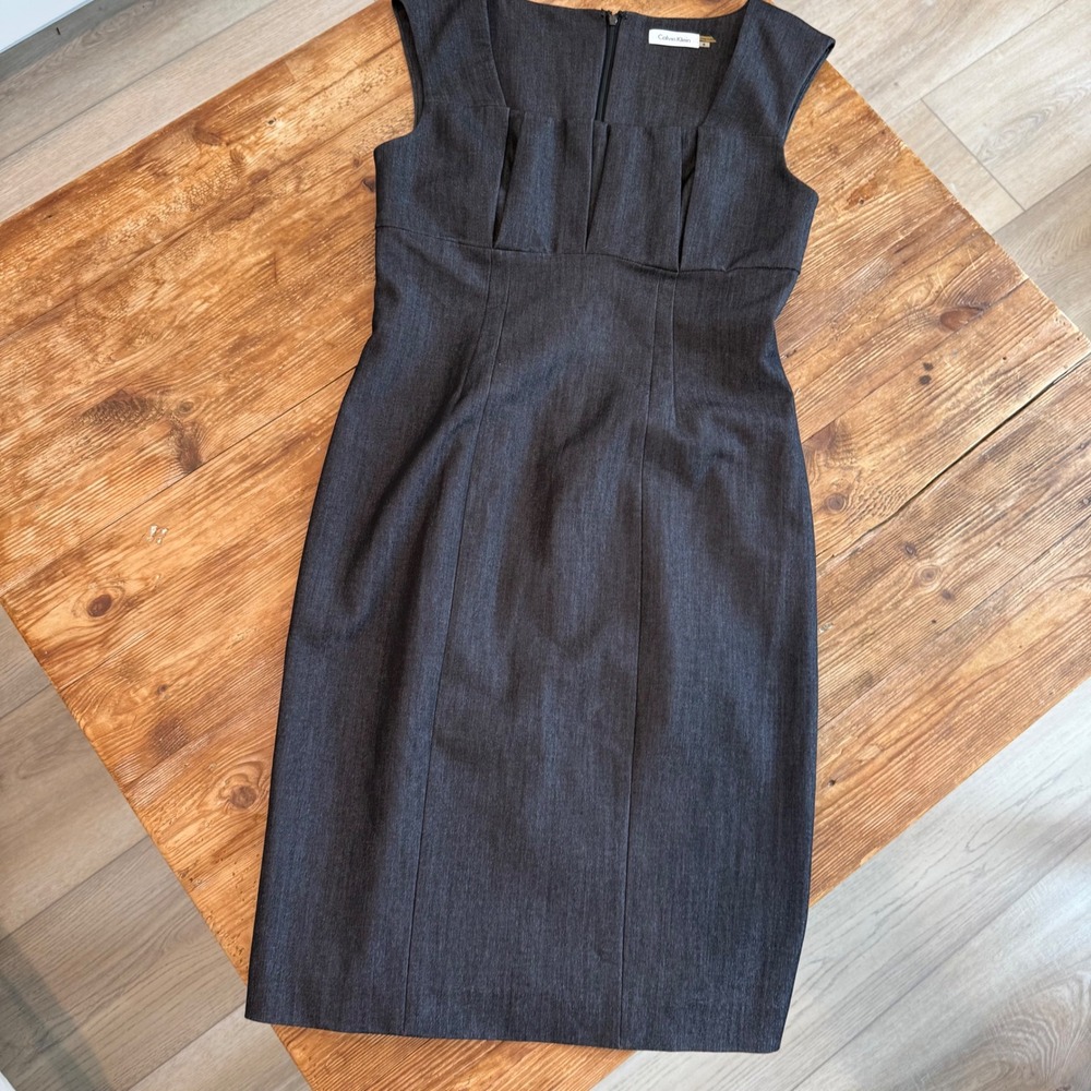 Calvin Klein Pleated Square Neck Minimalist Sheath Career Dress Charcoal 6 EUC - Picture 4 of 11